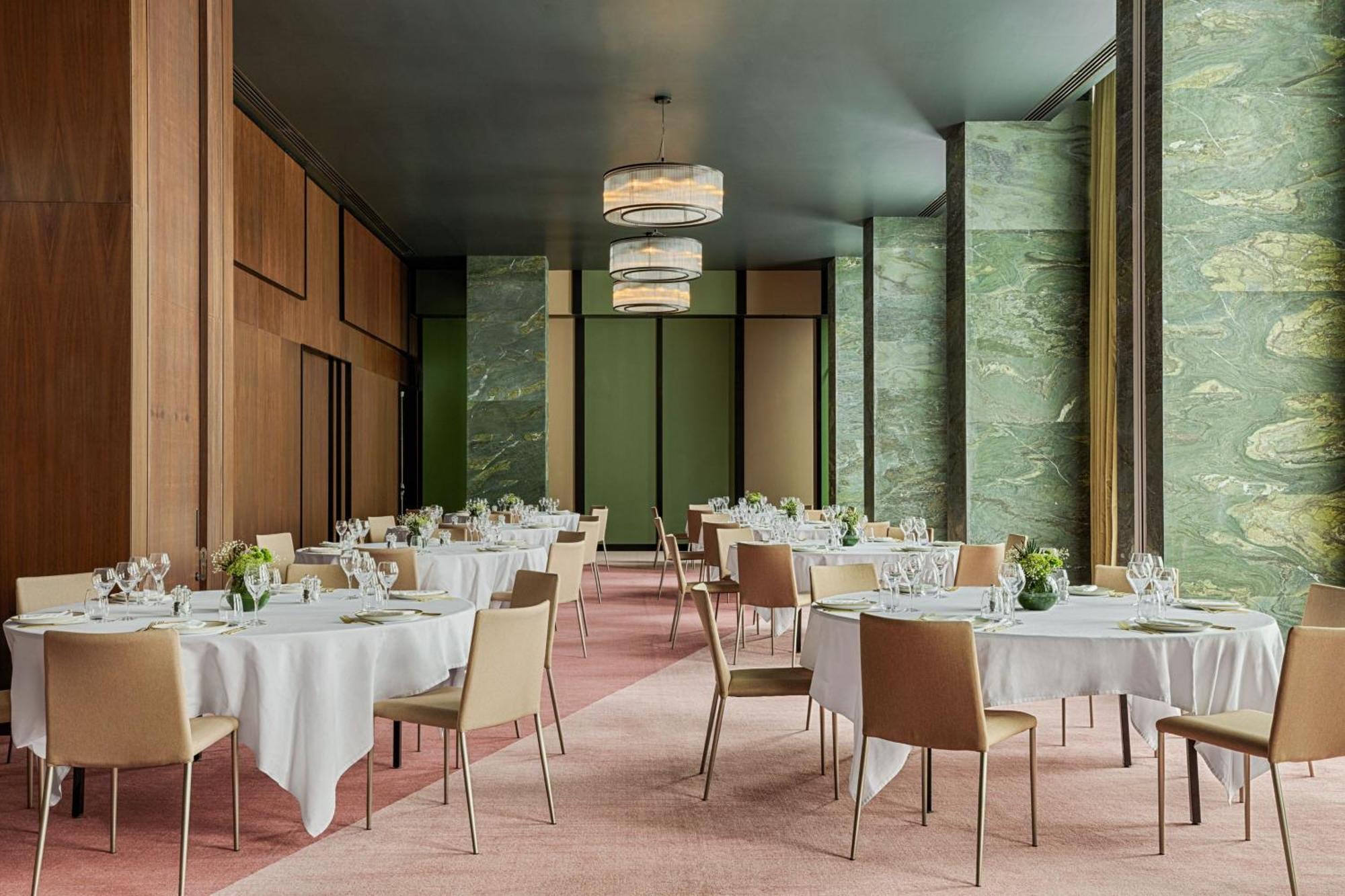 Le Meridien Batoemi Buitenkant foto