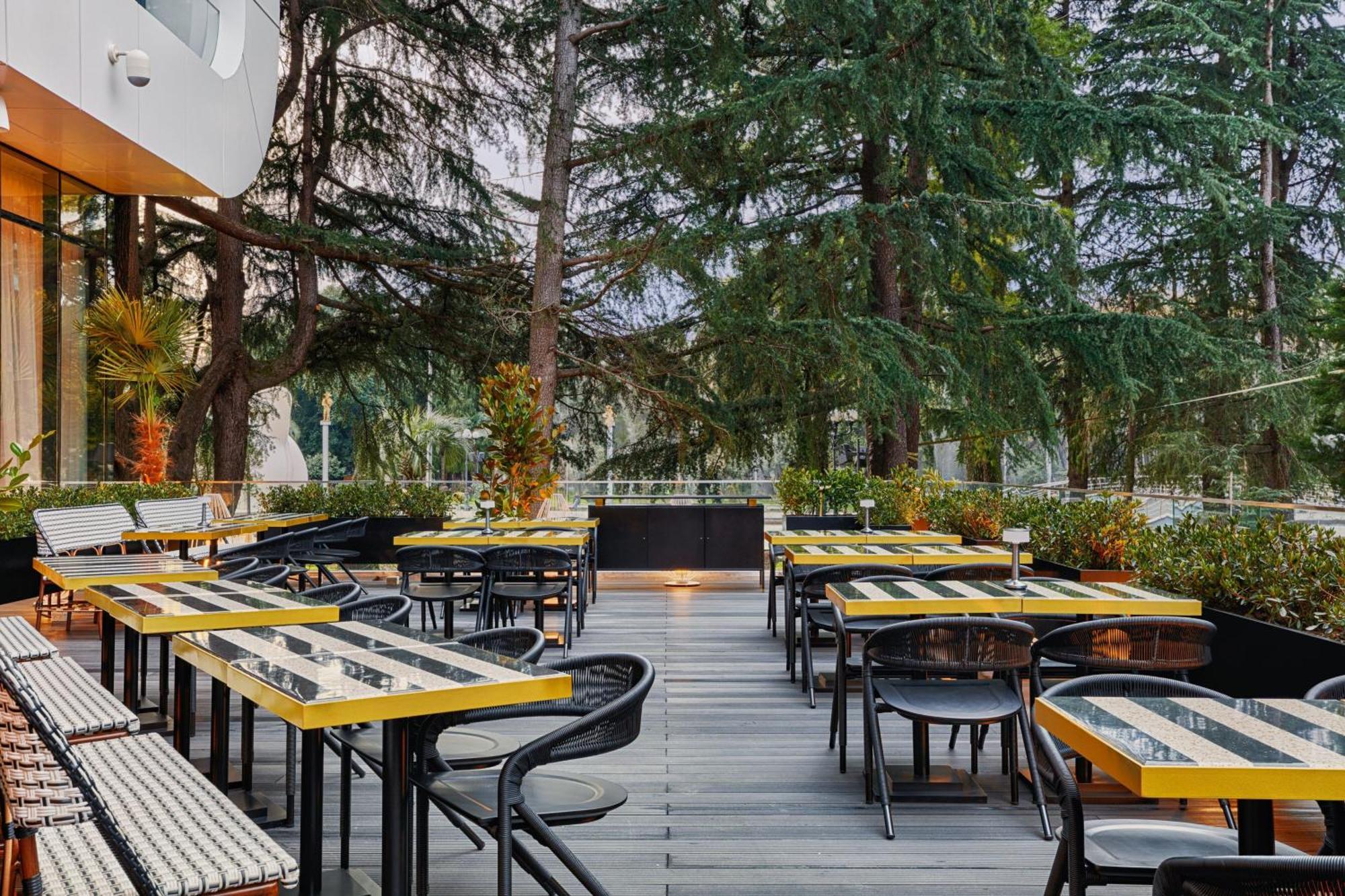Le Meridien Batoemi Buitenkant foto